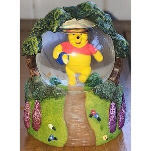 The Disney Store WINNIE THE POOH Snowglobe 45mm, Jar of Honey